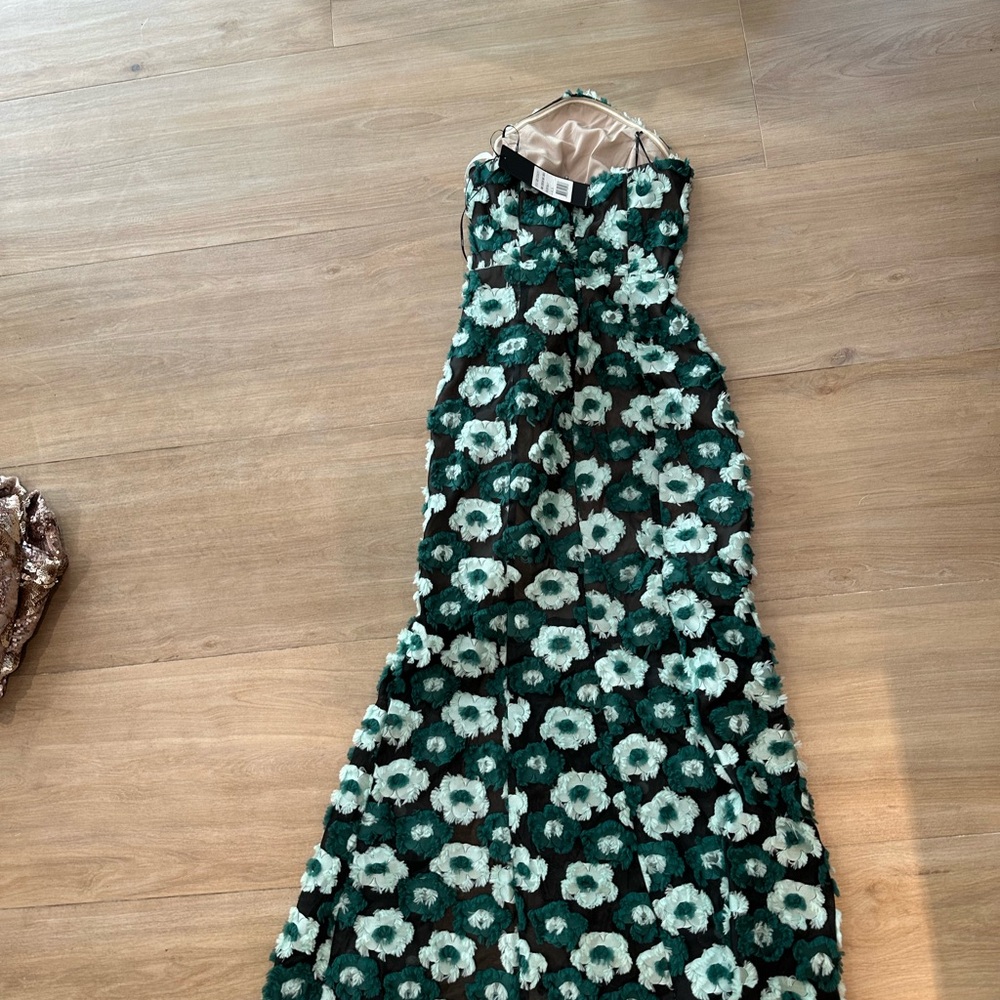 NWT Elliatt Georgina Maxi Dress in Multi - Picture 3 of 6